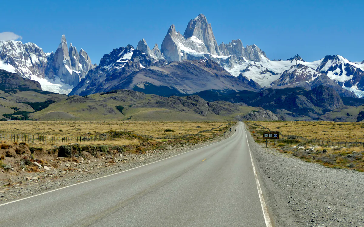 Monte Fitz Roy y senderos de El Chaltén para viajar a la Patagonia en noviembre