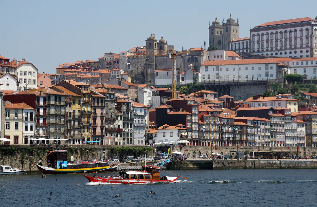 Ribeira de Oporto junto al río Duero