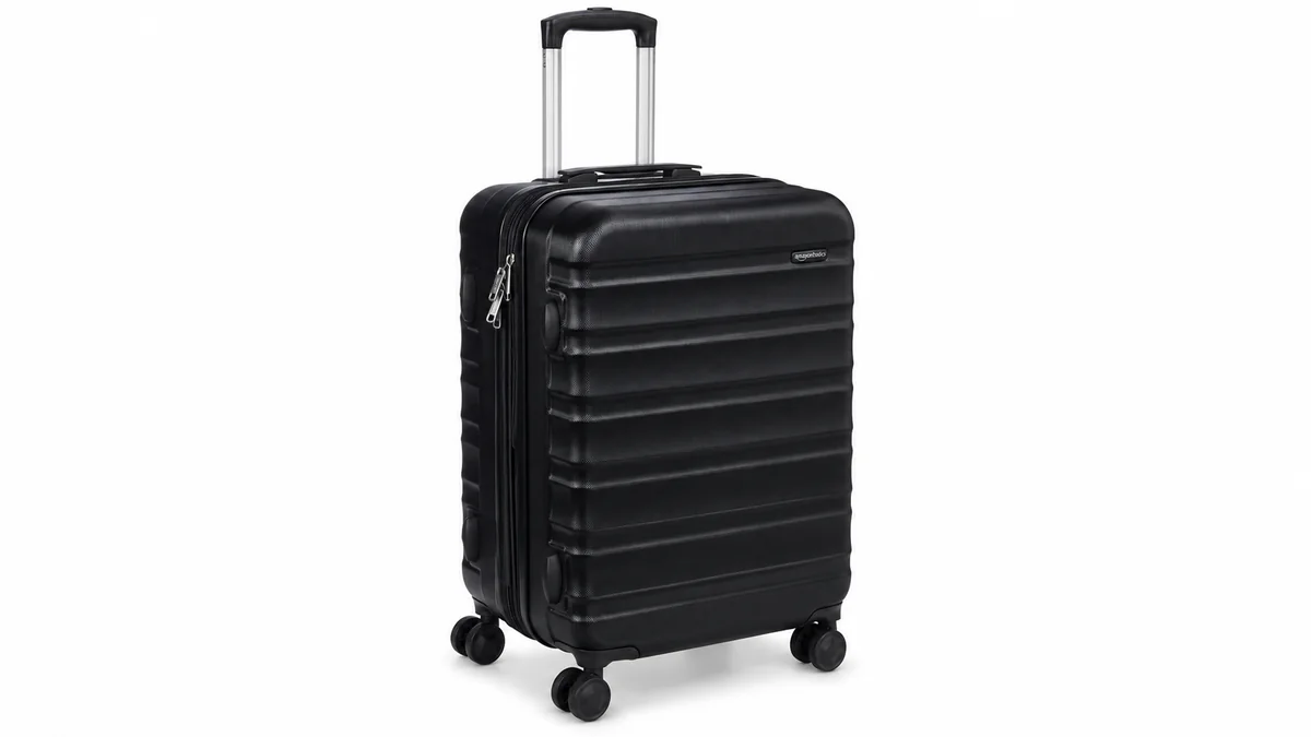 Maleta rígida Amazon Basics mediana negra de 68 cm