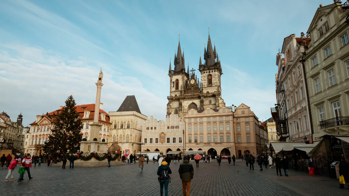 Mercadillo navideño de Old Town Square en Praga