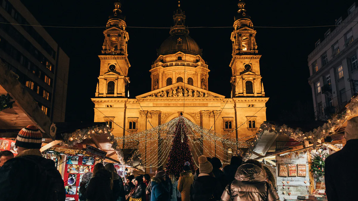 Mercadillo Advent Bazilika frente a la Basílica de San Esteban