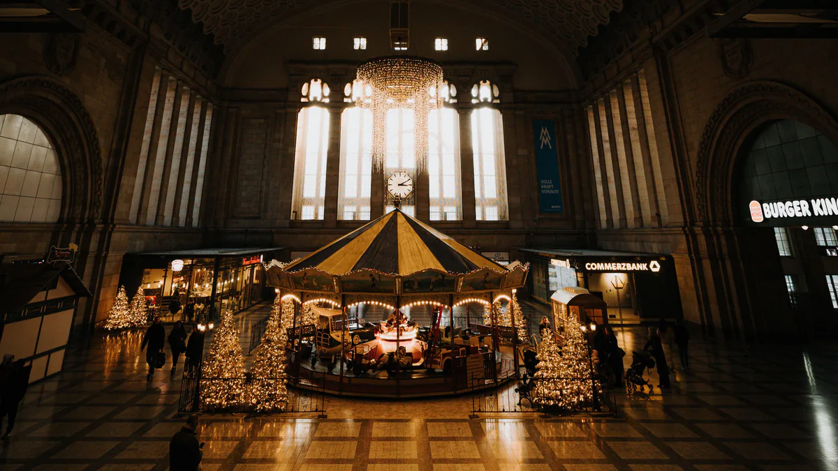Mercado navideño de Leipzig dentro de la estación
